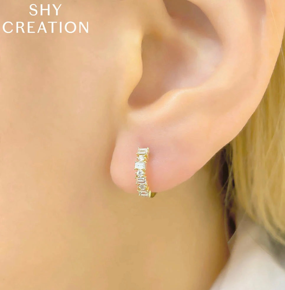0.42CT 14K Y/G DIAMOND
BAGUETTE HUGGIE EARRING