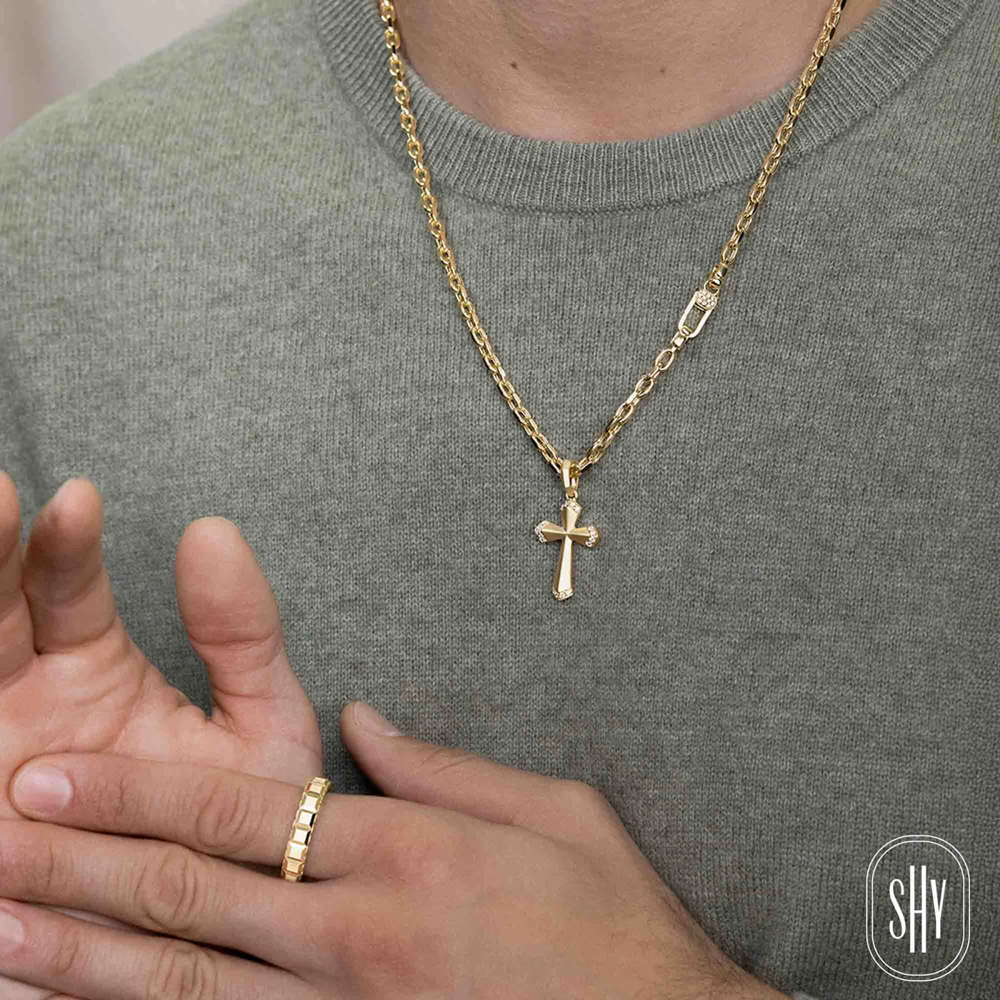 0.22CT DIAMOND CROSS MATTE PENDANT