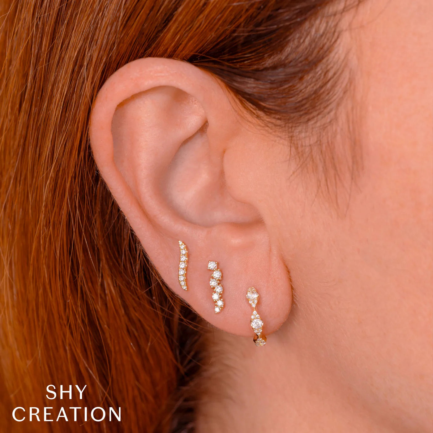 0.39CT DIAMOND HUGGIE EARRING