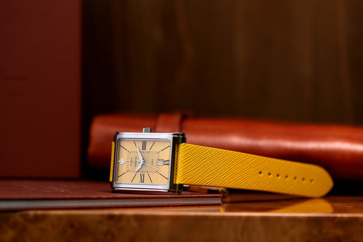 Prominente Quartz Watch in Yellow