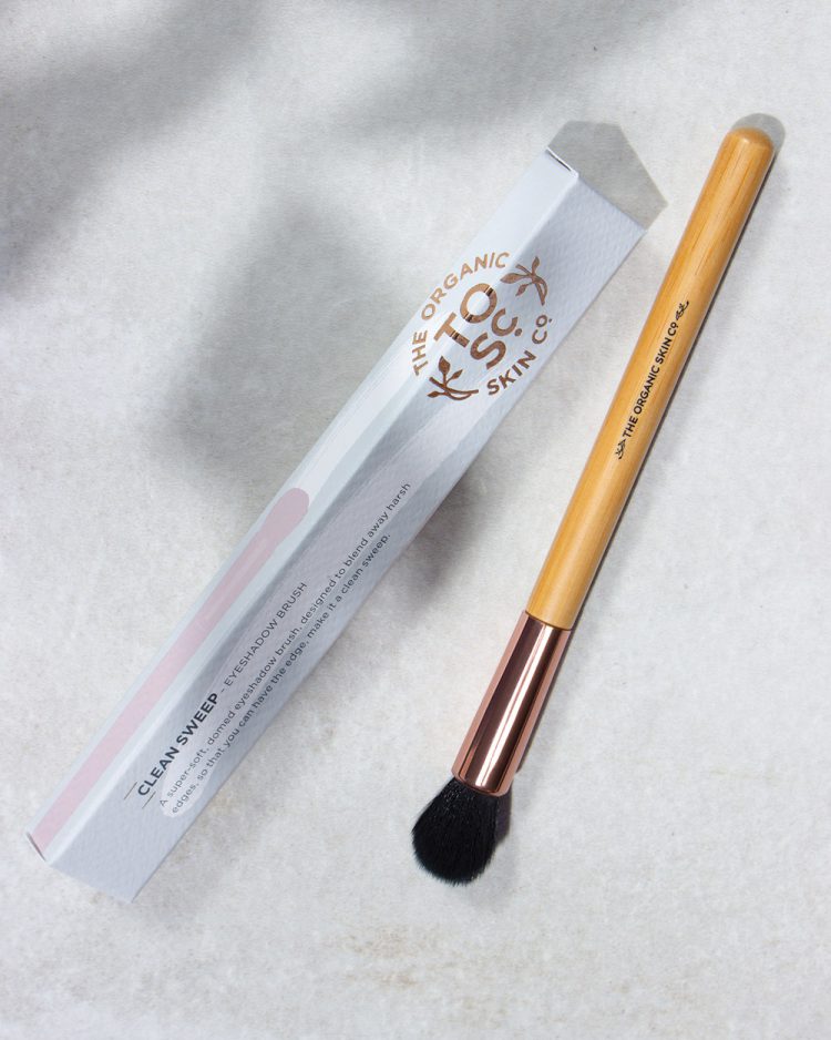 Clean Sweep Eyeshadow Brush
