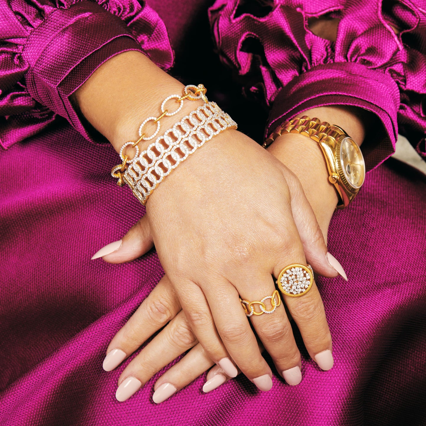 Chain of Shine Hinge Bangle