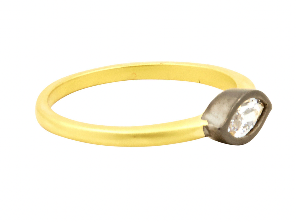 RING FOR STACKING Fleur Bloom Petal Ring