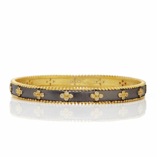 Clover Beaded Bangle