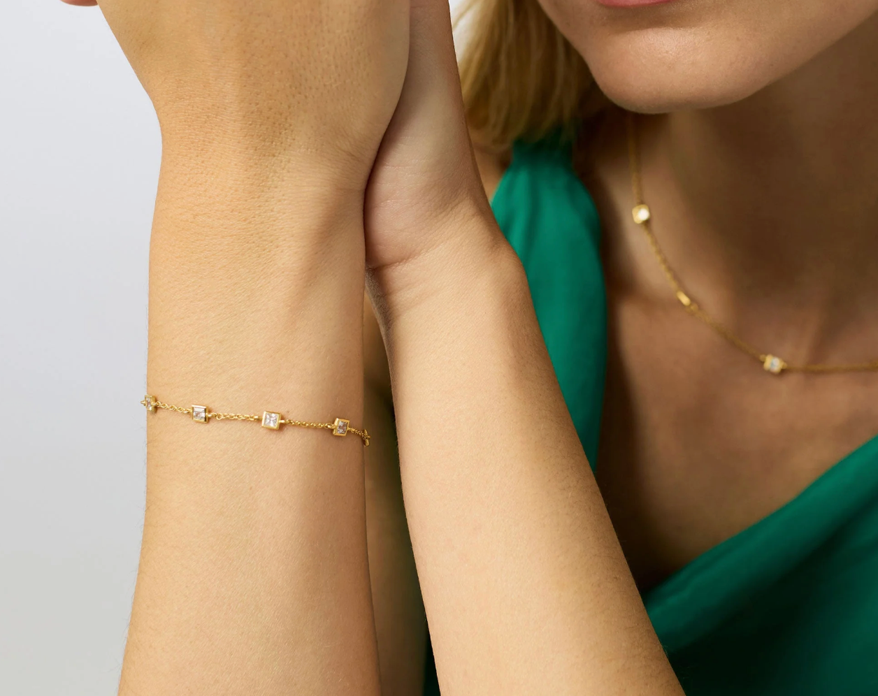 Jolie Delicate Bracelet