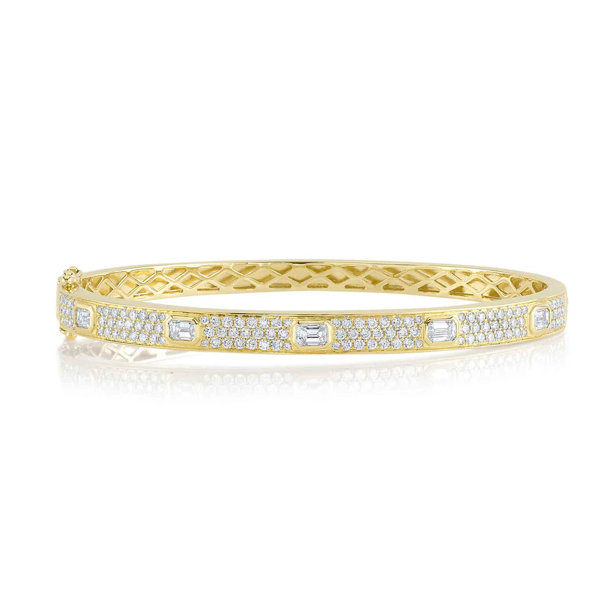 1.80CT DIAMOND EMERALD PAVE BANGLE