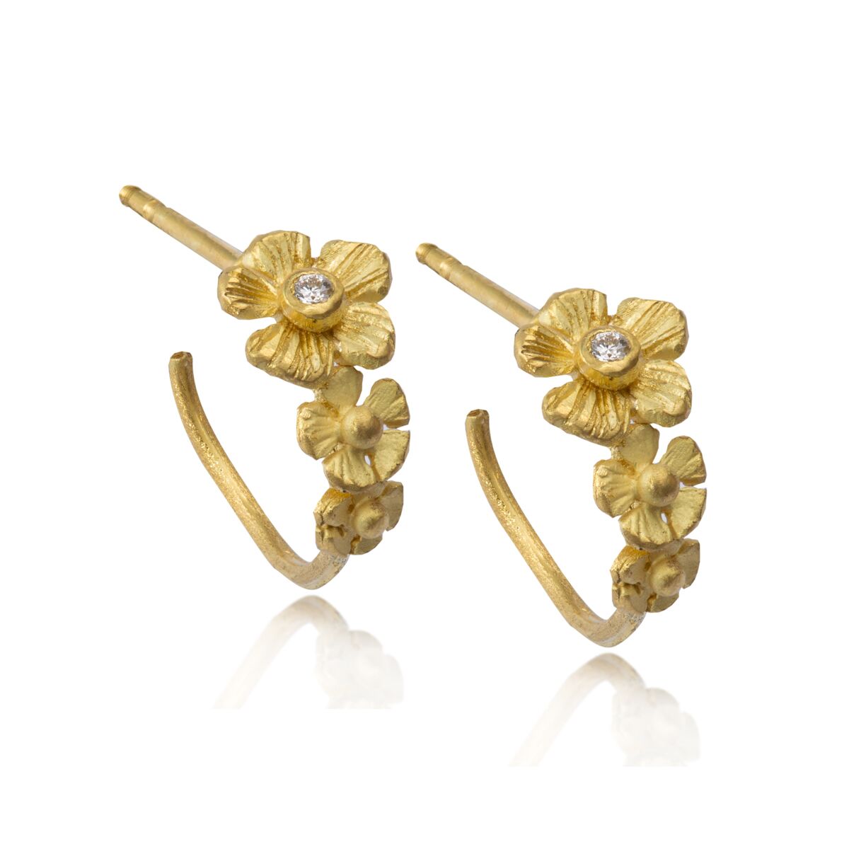 Flower Hoops, 18k gold, 0.02ct brill